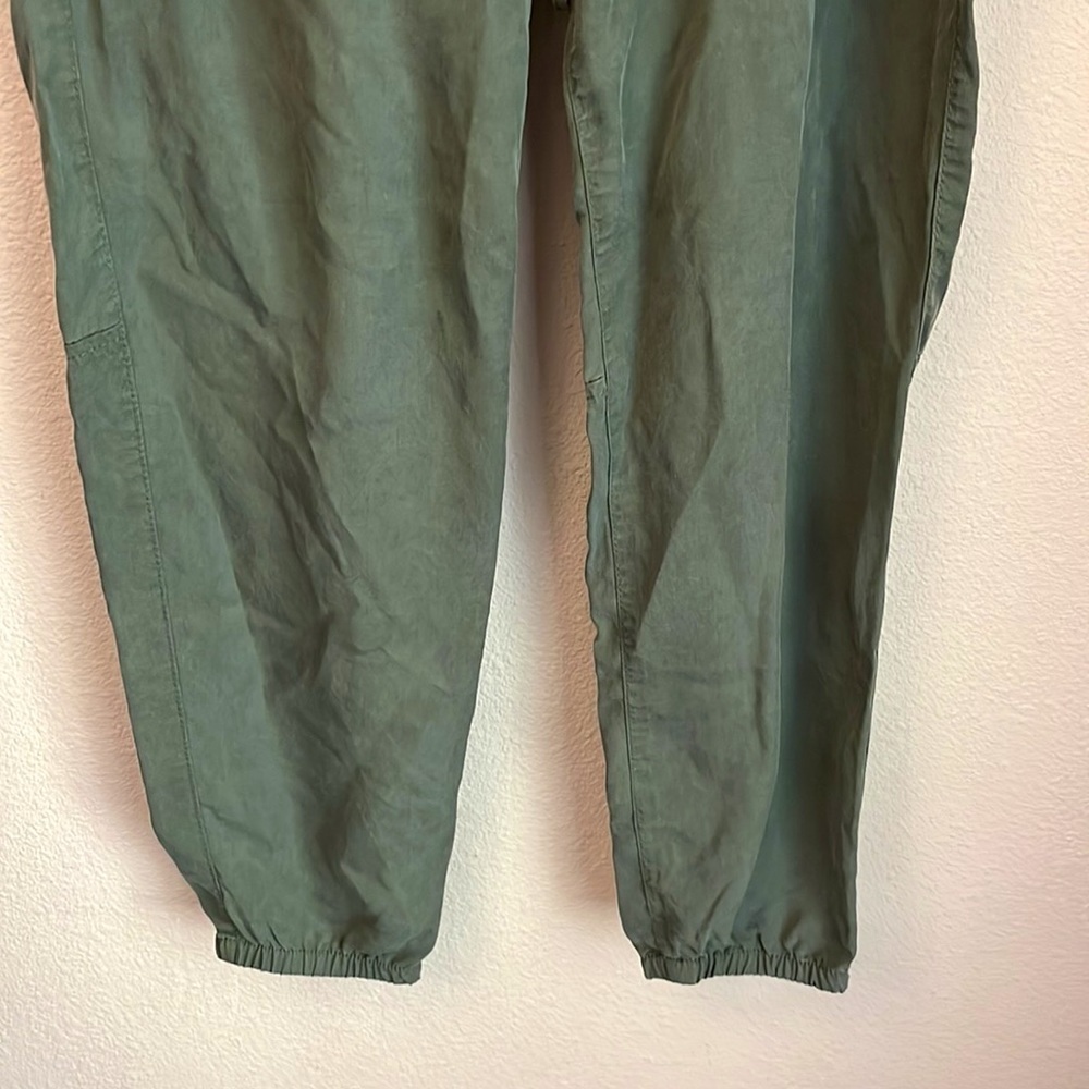 Gap size M green pants - Picture 3 of 6